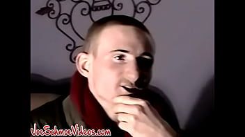 Redare Robert amator slăbănog se masturbează solo și cums