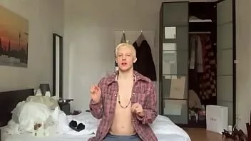 play Sissy está sempre com fome de pau cru