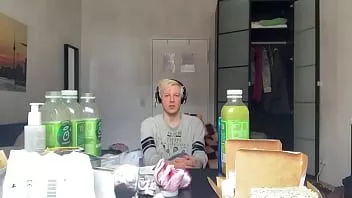 Reproduzir Sissy está sempre com fome de pau cru
