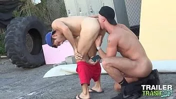 Reproduzir Trailertrashboys cade maddox jantes e jock de fundo raw fode