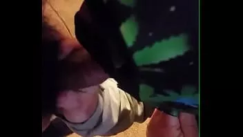 Reproducir Este soy yo, mi nombre es daniel, me encanta hacer videos porno y presumir para todos ustedes.