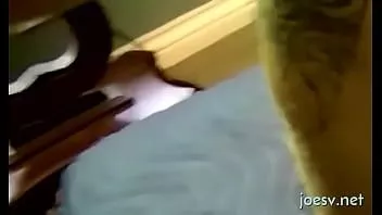 Reproduzir Curtindo homo pornô com o vizinho