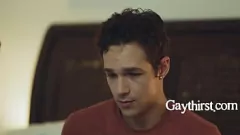 Redare Bărbați îndrăgostiți: o întâlnire pasională cu bareback gay