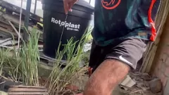 play Garanhão militar gostoso não consegue resistir a chupar seu próprio pau grande e sem cortes e atirar uma carga na boca