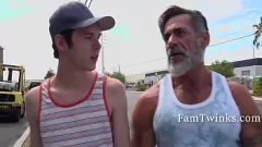 Reproduzir Family Halloween RolePlay: Stepdad Lawson James fode bareback stedson Dakota Lovell