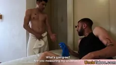 play SIZZLING Latino Teman Sekamar Memperbaiki Kesedihan Kayu Pagi dengan Kejutan Nakal: Caetano Soares, El Aleman
