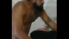 চালান লেসবিয়ান টিন ব্ল্যাক ইন্টিগ্রেসিয়াল ফেস্টা: চুরি হওয়া ফোনটি বাষ্পীয় লিঙ্গের দিকে পরিচালিত করে