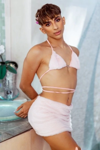 Pornstar Foxy Alex