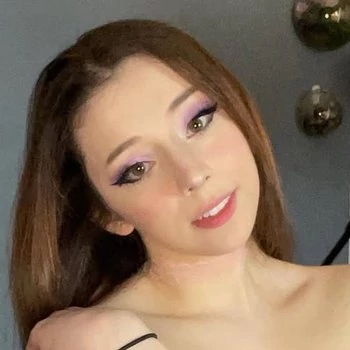 अभिनेता Lavender Snowe